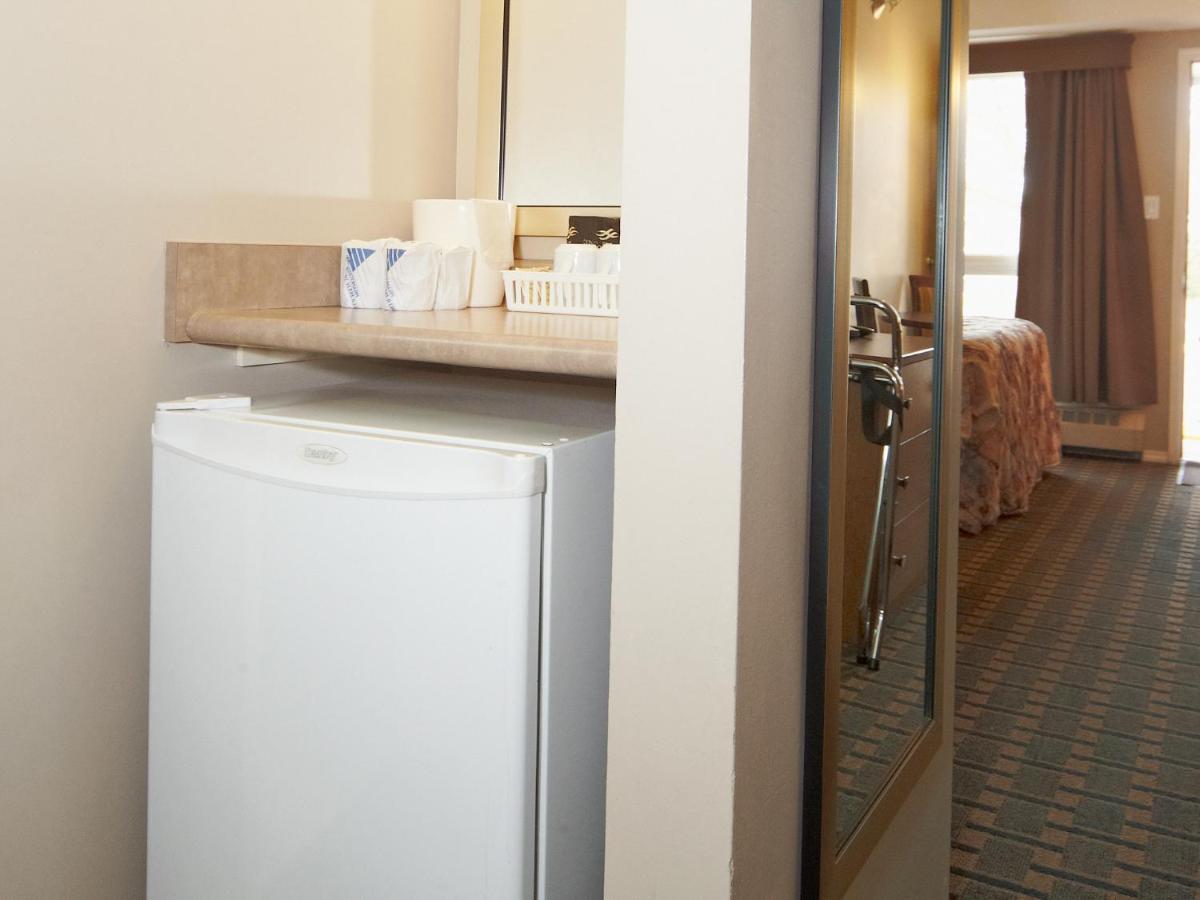 Colonial Square Inn & Suites Saskatoon Cameră foto